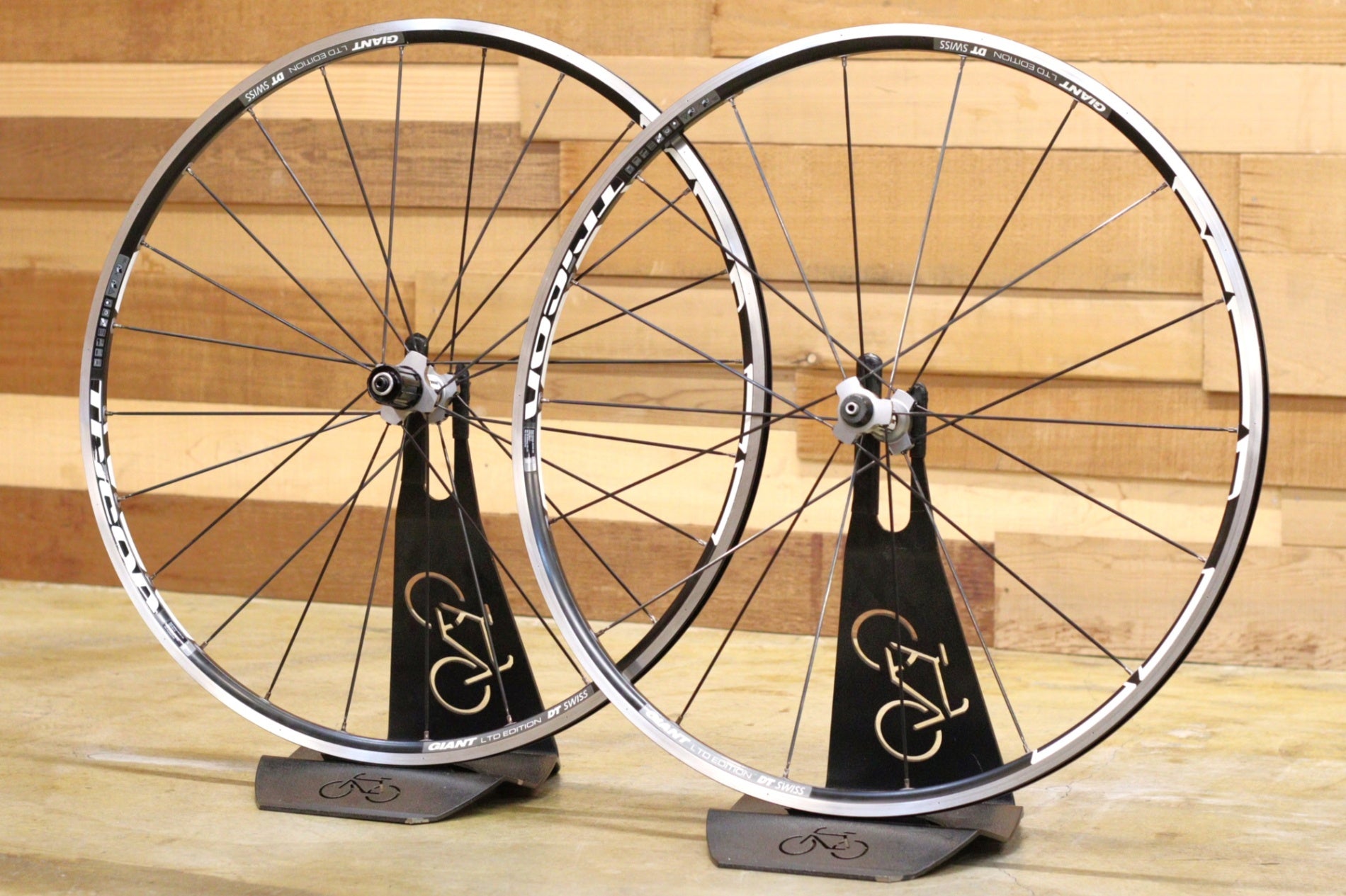DTスイス DT SWISS トライコン TRICON GIANT LIMITED アルミ