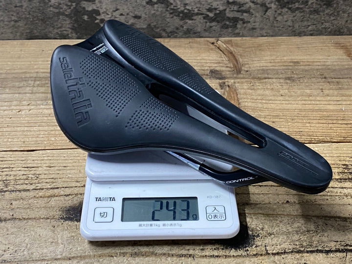 KL924 セライタリア selle italia NOVUS BOOST EVO SUPER FLOW サドル 145mm