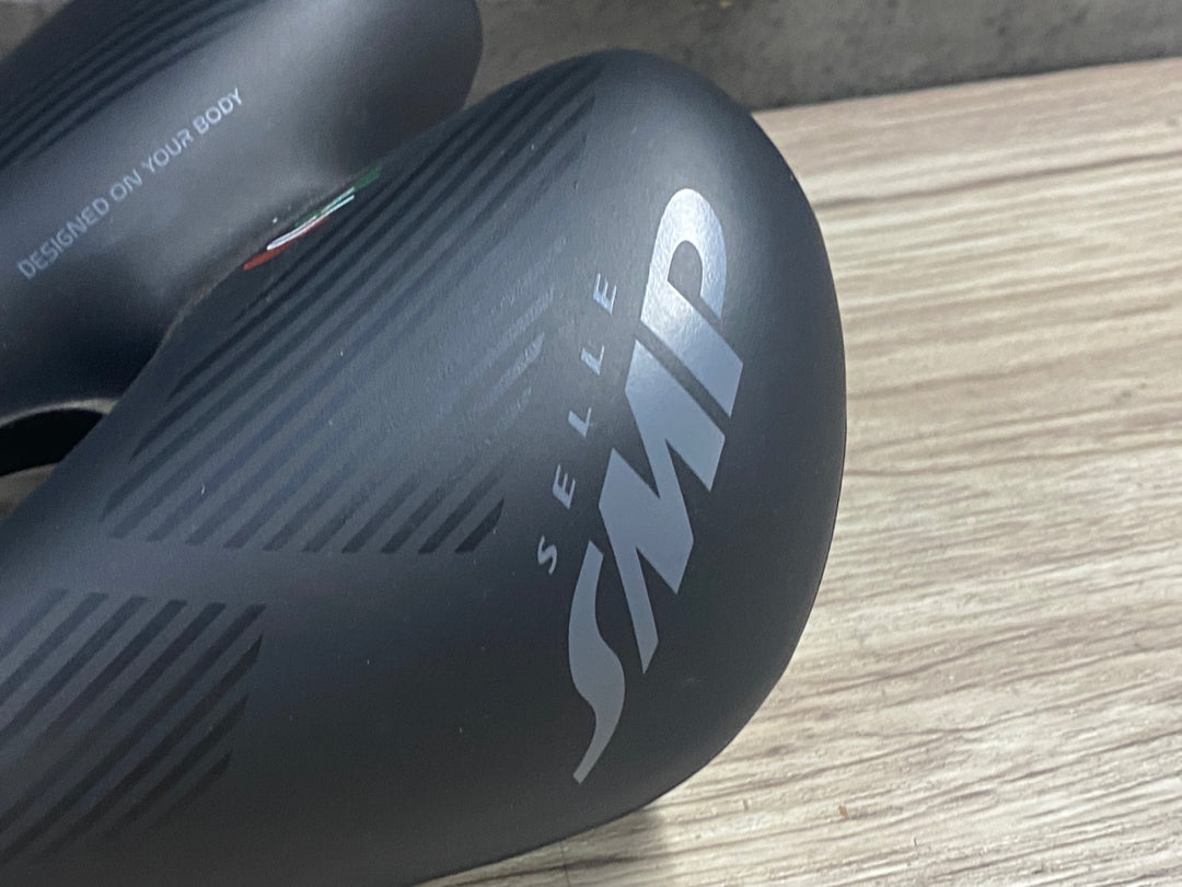 KE949 SELLE SMP HYBRID サドル 黒 140mm aisi 304 tubeレール