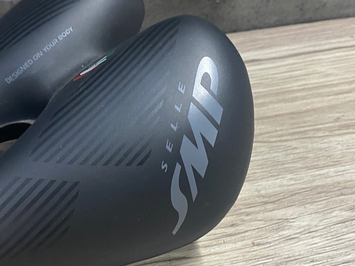 KE949 SELLE SMP HYBRID サドル 黒 140mm aisi 304 tubeレール