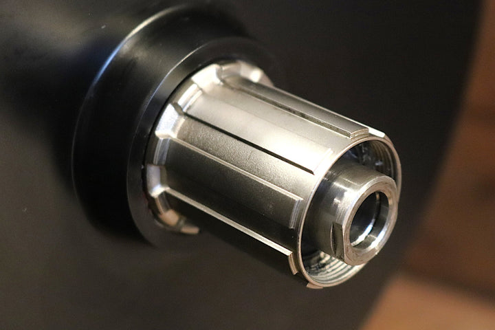 ワフー WAHOO キッカー KICKR V5 スマートトレーナー ローラー台 ZWIFT対応 KICKR  【東京南麻布店】