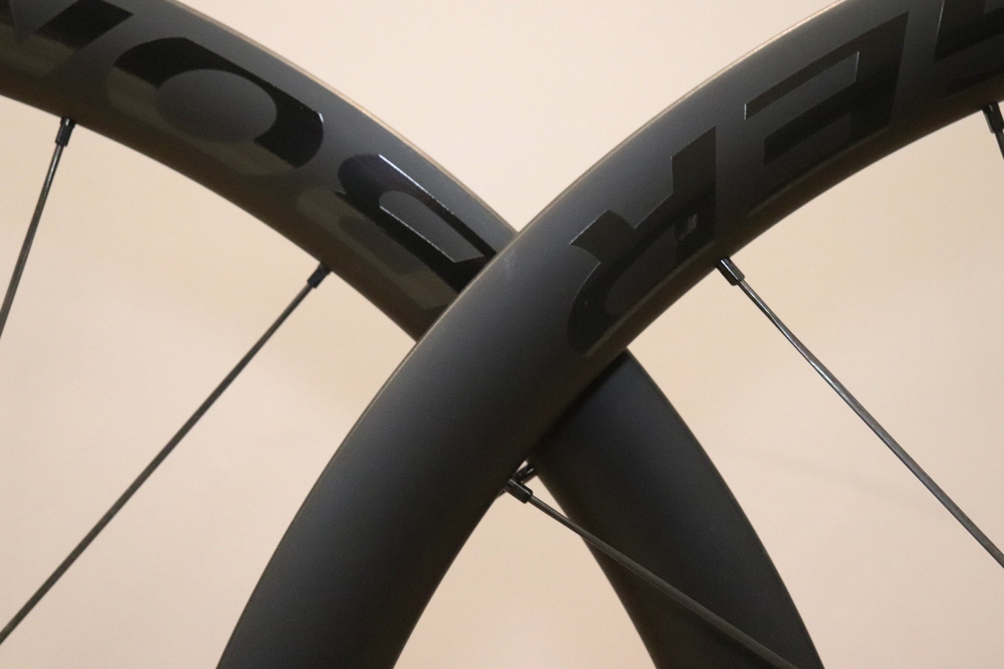 ボントレガー BONTRAGER アイオロス プロ AEOLUS PRO 37 DISC カーボン