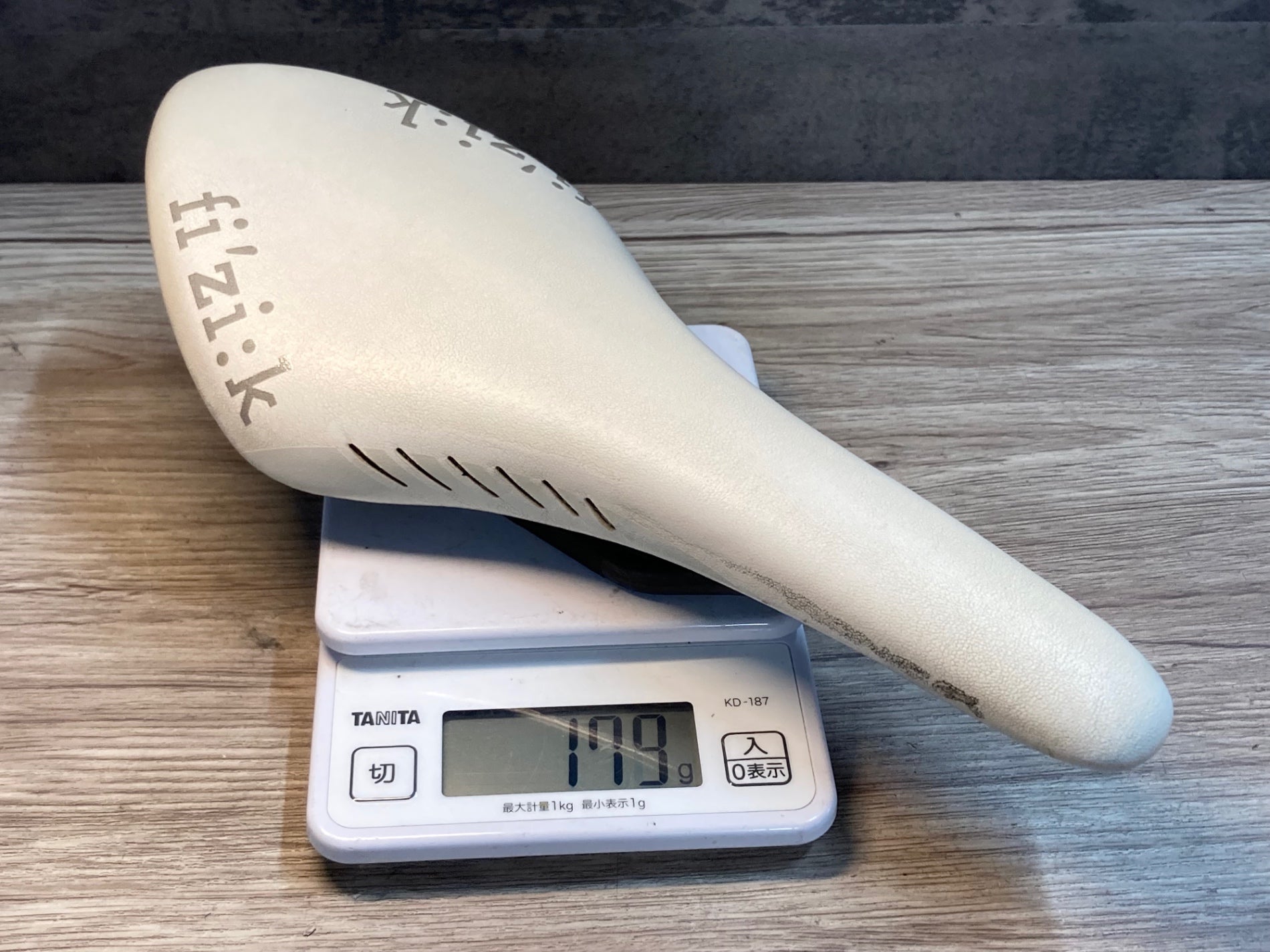 JK859 フィジーク fizik アリオネ ARIONE CX サドル 白 カーボンレール