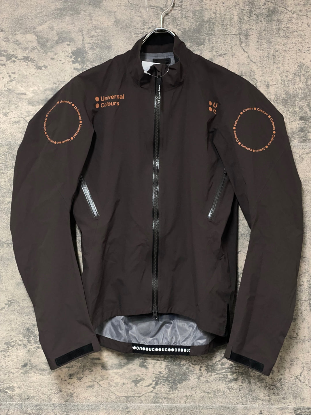 KN740 ユニバーサルカラーズ Universal Colours CHROMA RAIN JACKET 長袖 レインジャケット 茶 XS