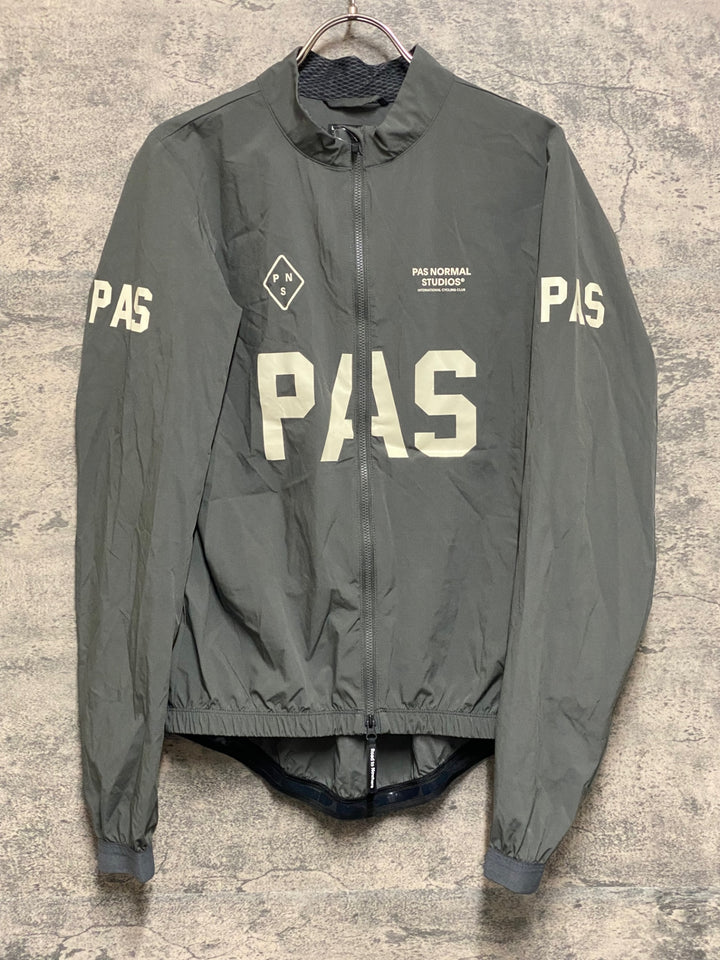 KA552 パスノーマルスタジオ PAS NORMAL STUDIOS MECHANISM STOW AWAY JACKET 長袖 ウインドブレーカー オリーブ L