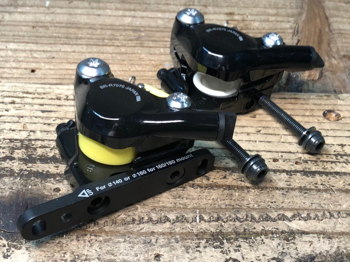 JQ305 シマノ SHIMANO 105 BR-R7070 ディスクブレーキ キャリパー 前後セット