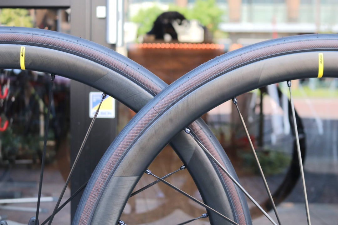 マヴィック MAVIC コスミック ディスク COSMIC SLR 32 DISC カーボン チューブレス ホイールセット シマノ12/11S ワイドリム 21C 【東京南麻布店】