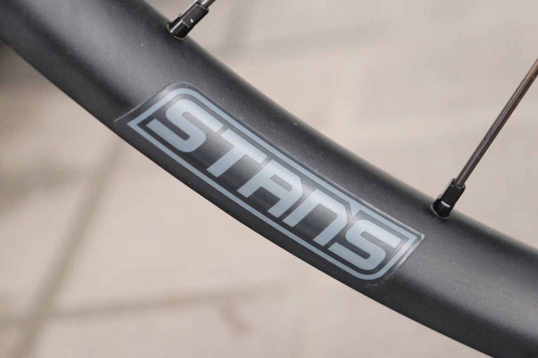 【Cannondaleバイクのカスタムにおススメ！】 スタンス フォルモサ STANS CREST / FORMOSA 手組 シマノ 11S/12S アルミ チューブレスレディ aiオフセット 【横浜店】
