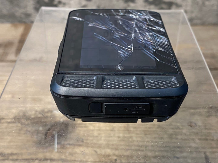 IV621 ワフー WAHOO ELEMNT ROAM サイクルコンピューター 起動確認済 ※画面割れ、液晶表示されない部分有のためジャンク