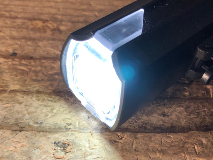 JS056 キャットアイ CATEYE AMPP 300N フロントライト 点灯確認済