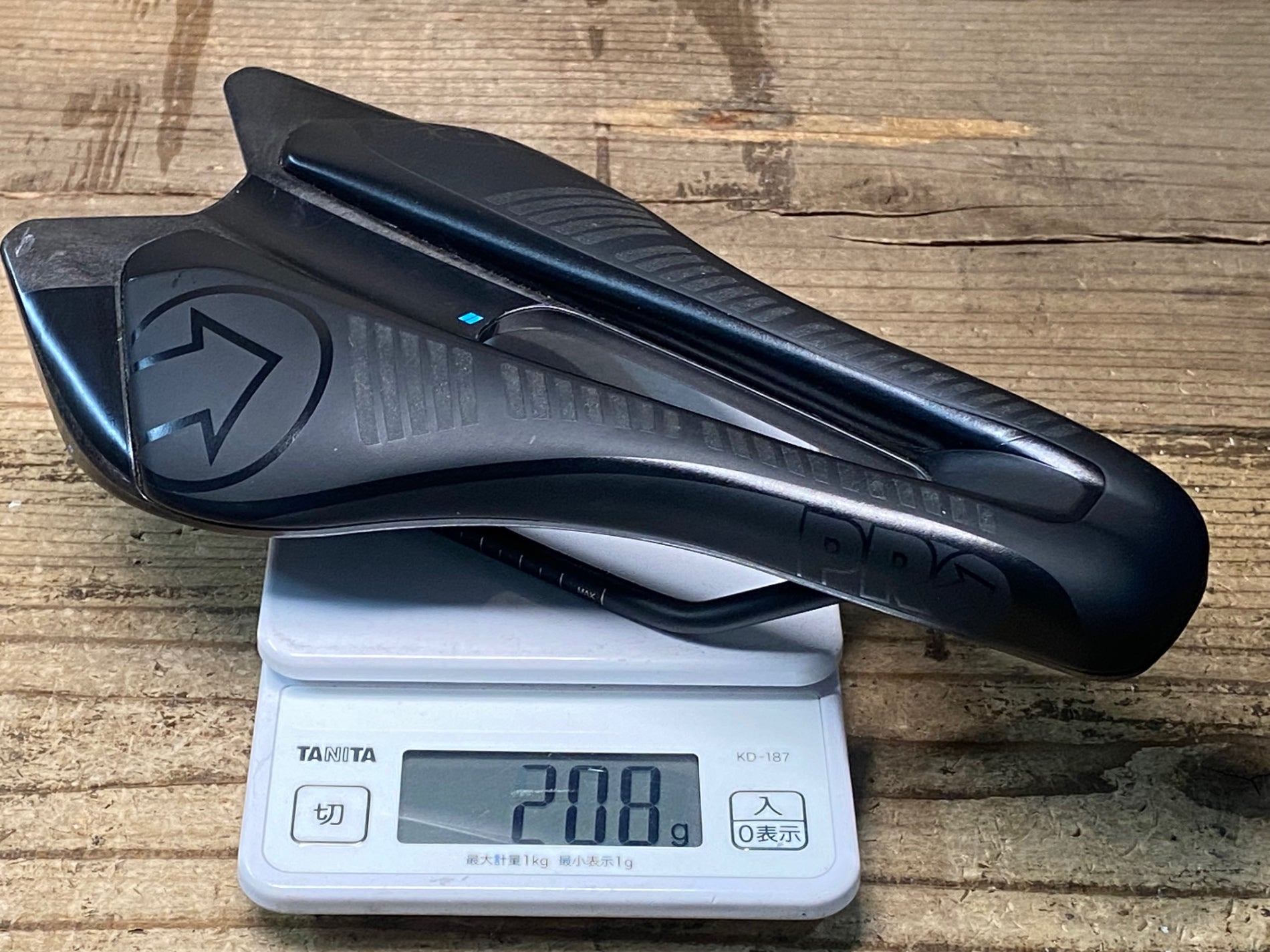 JP075 シマノ SHIMANO PRO AEROFUEL サドル 黒 142mm – BICI AMORE