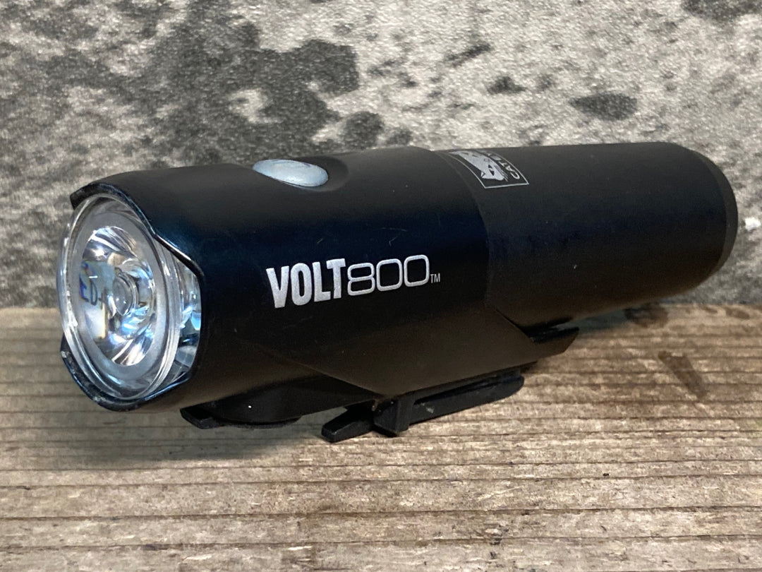 JK710 キャットアイ CAT-EYE VOLT800 フロントライト 黒 点灯確認済み バッテリー付属
