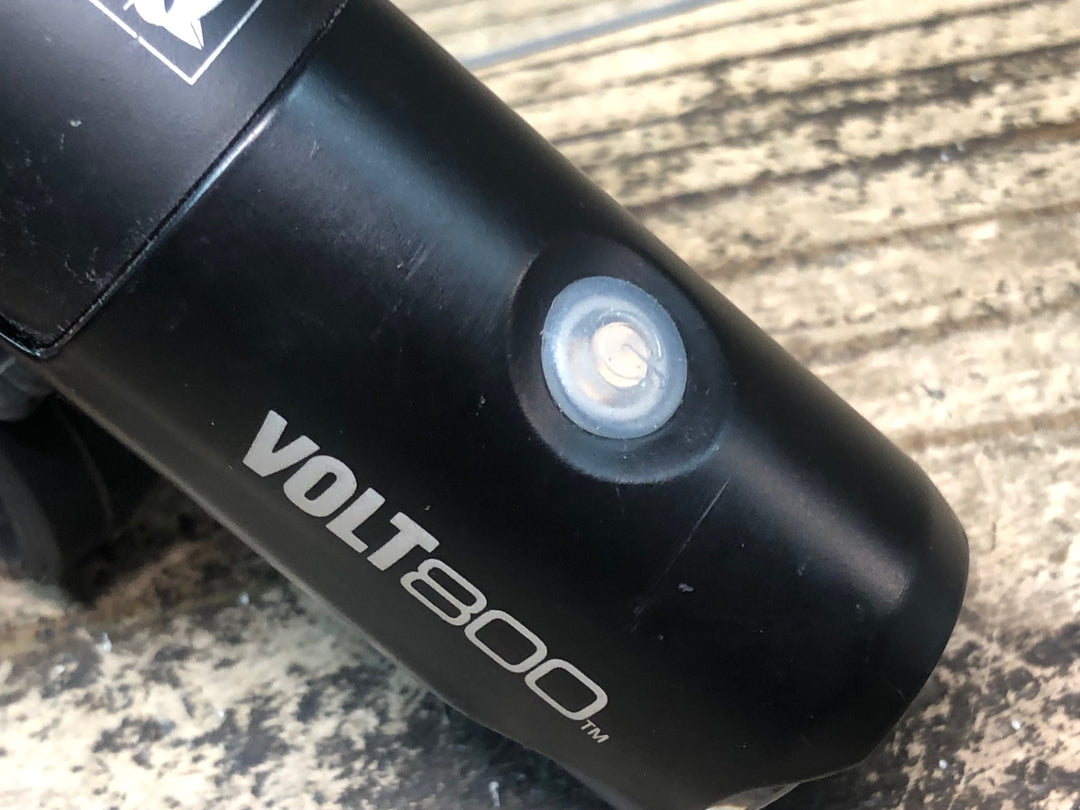 JN776 キャットアイ CATEYE VOLT800 フロントライト 点灯確認済み ※固定マウントカット