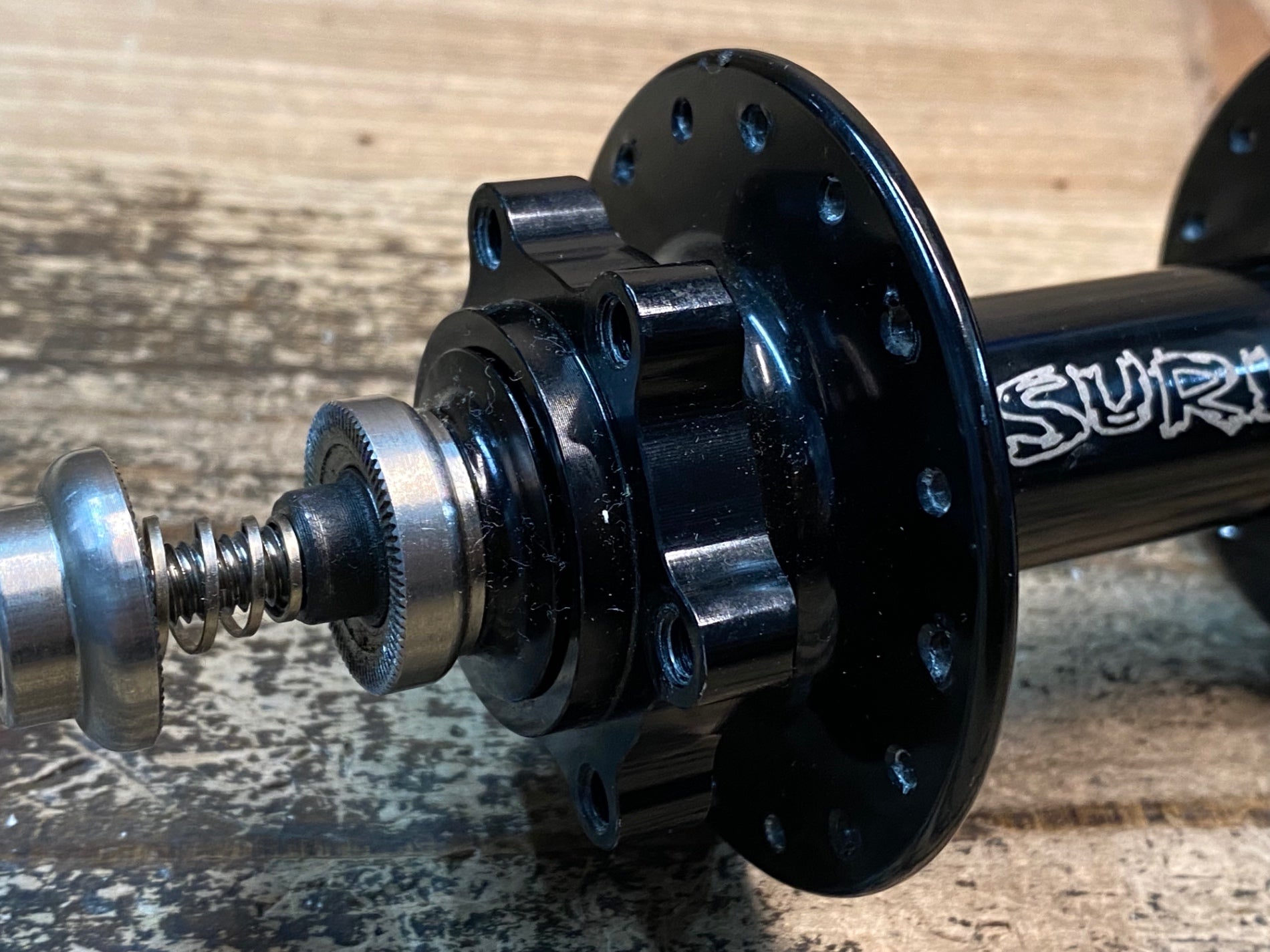 JP197 サーリー SURLY ultra new disc rear hub ハブ 32H シングル