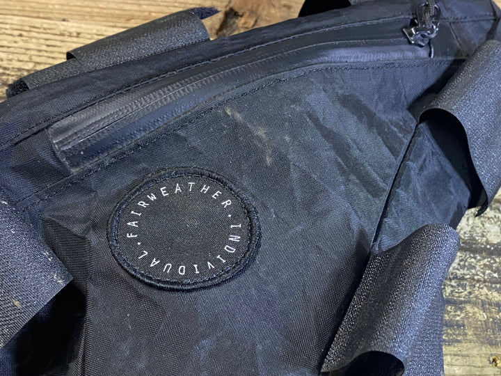 JP557 フェアウェザー FAIRWEATHER CORNER BAG フレームバッグ 黒 ※汚れ