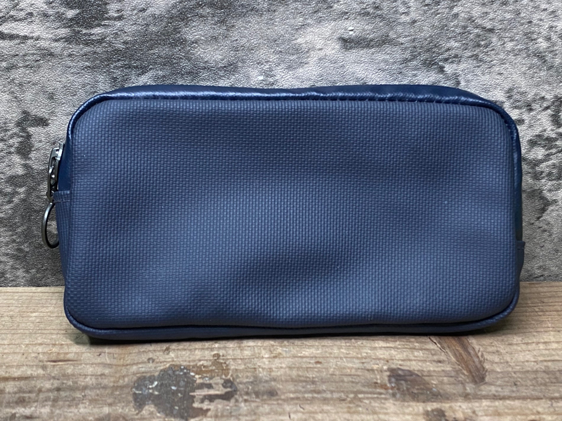 JP781 ラファ Rapha RAINPROOF ESSENTIALS CASE LARGE 紺