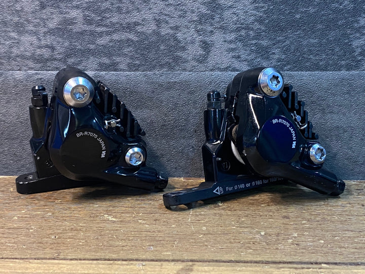 JK393 シマノ SHIMANO 105 BR-R7070 ディスクブレーキ キャリパー 油圧 セット