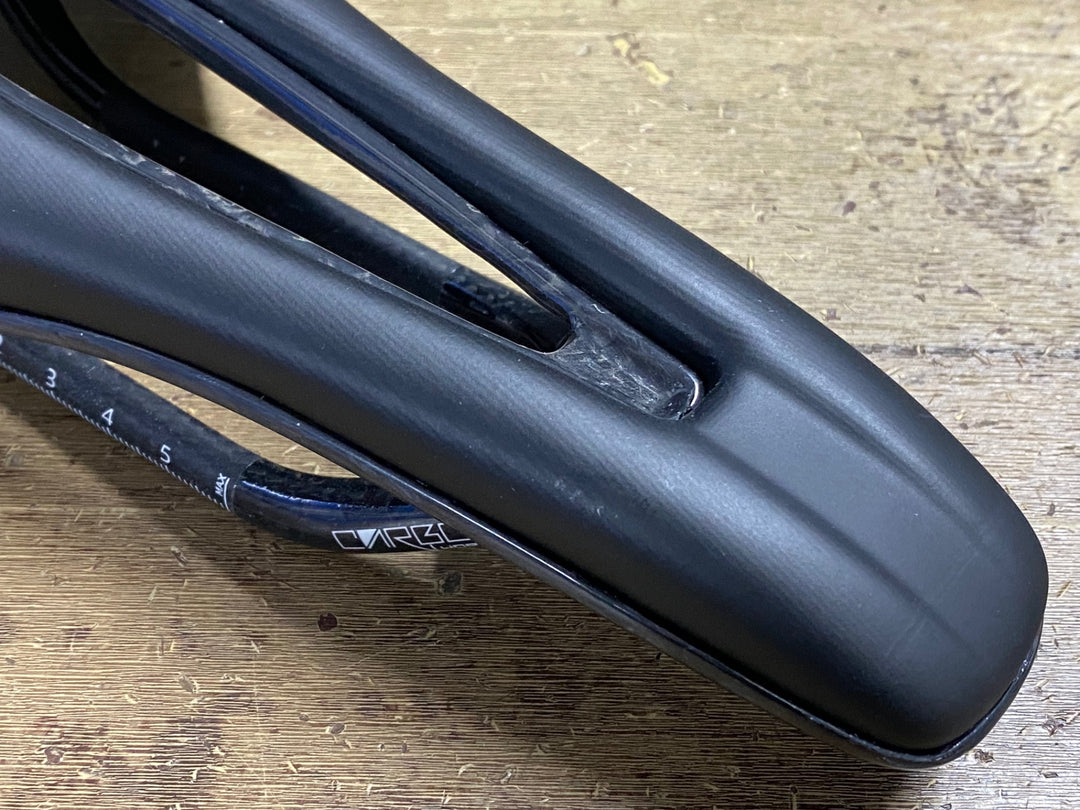 KK235 RYET カーボン サドル 黒