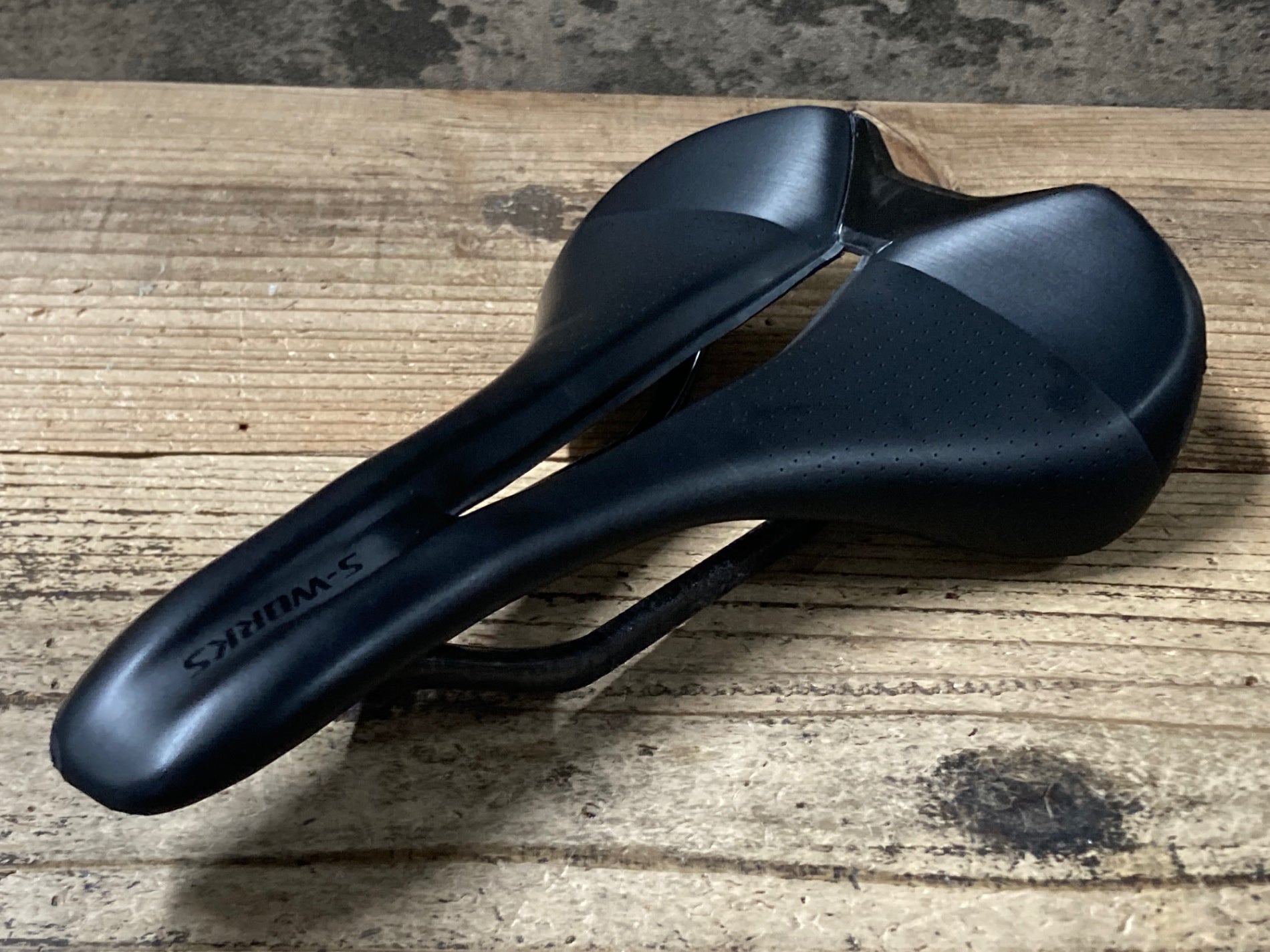 KF070 スペシャライズド SPECIALIZED S-WORKS ROMIN EVO サドル 黒