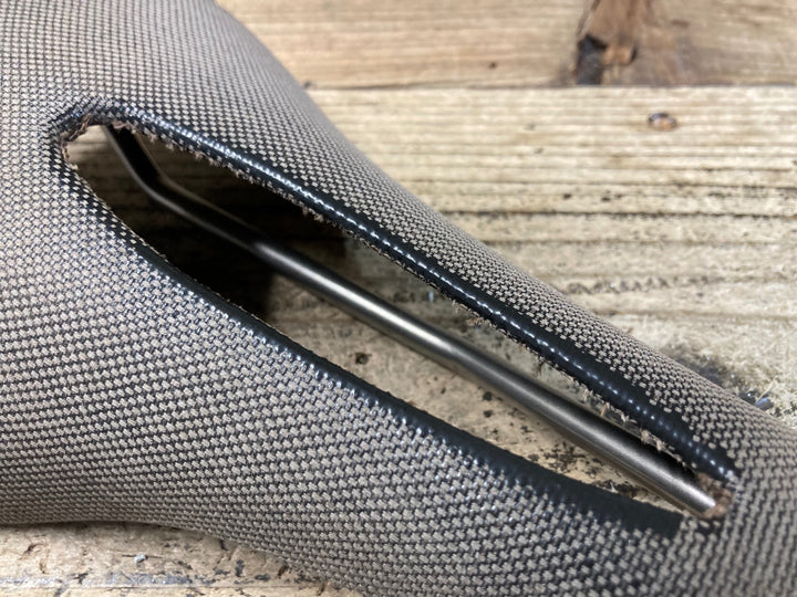 JU519 ブルックス BROOKS CAMBIUM CARVED C15 サドル 茶
