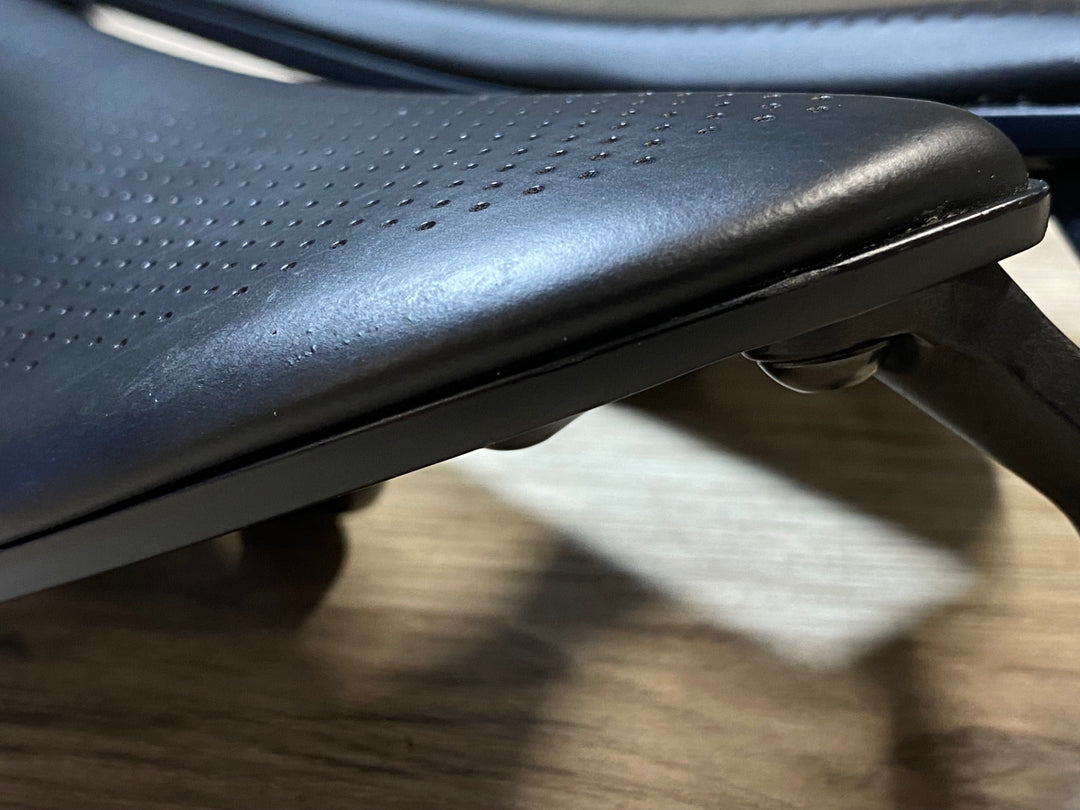 JP472 ボントレガー BONTRAGER アイオロス プロ AEOLUS PRO サドル カーボンレール 145mm 黒