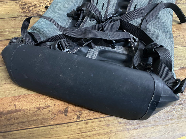 KA697 オルトリーブ ORTLIEB リュック バックパック 防水 モスグリーン