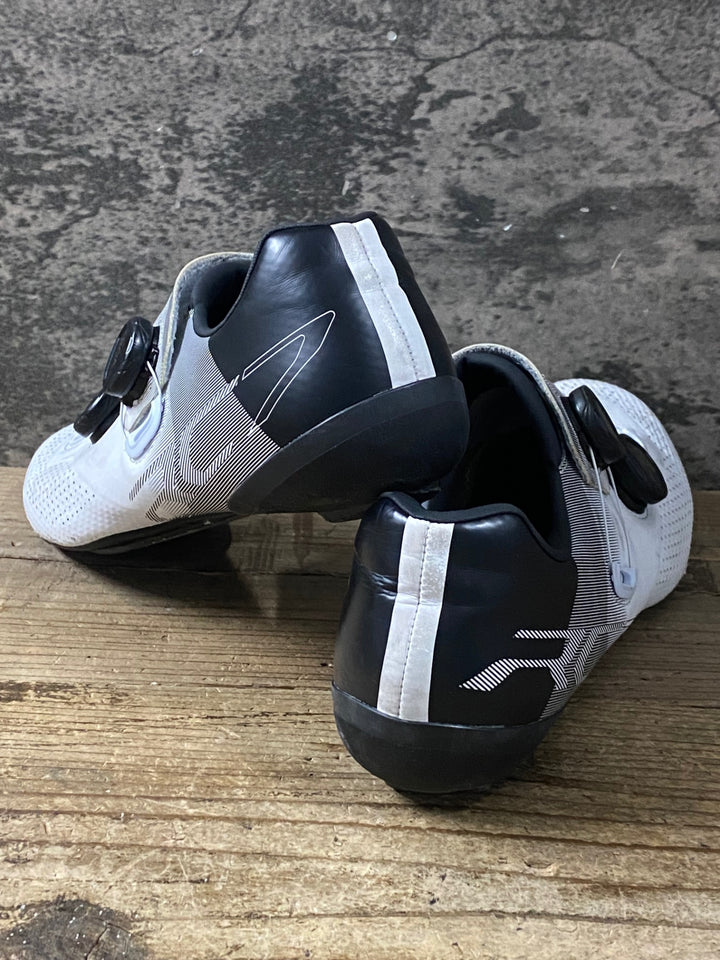 KH963 シマノ SHIMANO RC7 SHRC702M WIDE ビンディングシューズ 3穴 BOA 白 黒 EU43 ※右に僅かな穴有