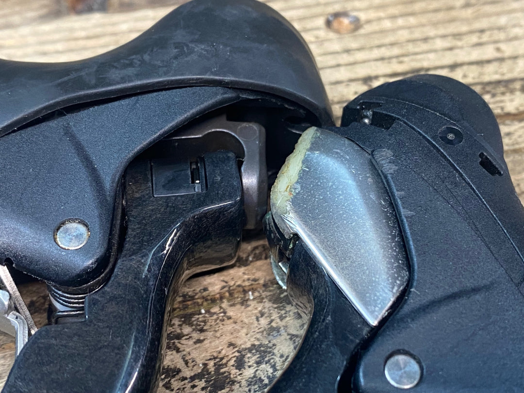JL060 シマノ SHIMANO アルテグラ ULTEGRA ST-6700 STIレバー 左右セット 2x10S ネームプレート欠品 左ブラケットカバー欠品