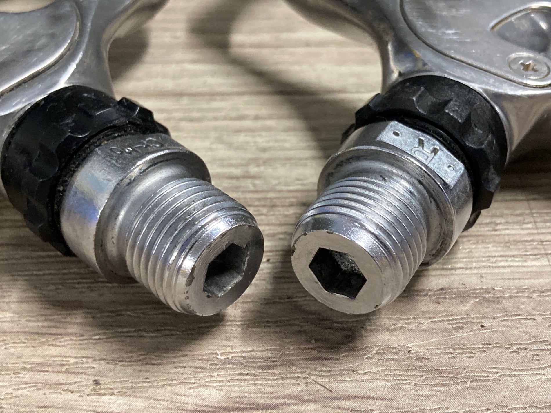 JZ932 シマノ SHIMANO 105 PD-5700 C SPD-SL ビンディングペダル