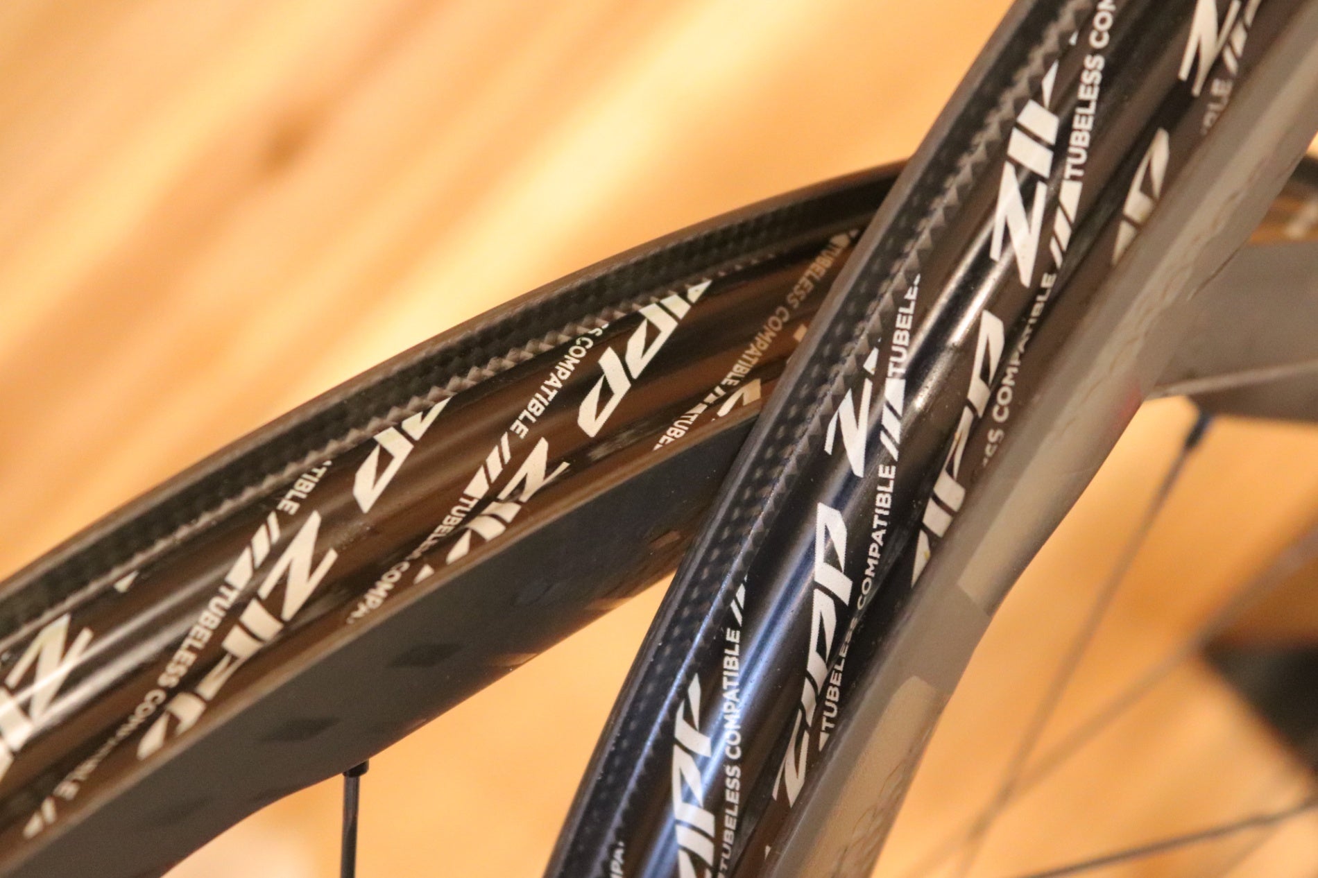 ZIPP 353 NSW Tubeless Disc シマノorXDRフリー 353 NSW Tubeless Disc | ZIPP | 株式会社Many'S メニーズ