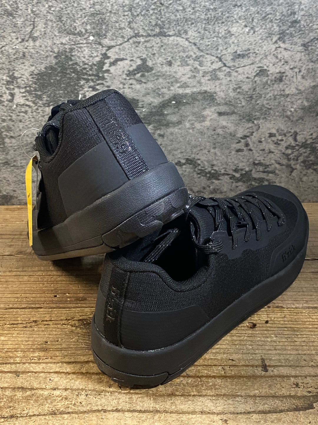 JP059 フィジーク FIZIK GRAVITA VERSOR ビンディングシューズ SPD EU43 黒