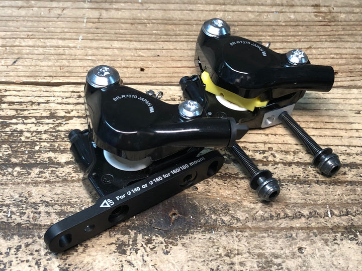 JQ304 シマノ SHIMANO 105 BR-R7070 ディスクブレーキ キャリパー 前後セット ブラック