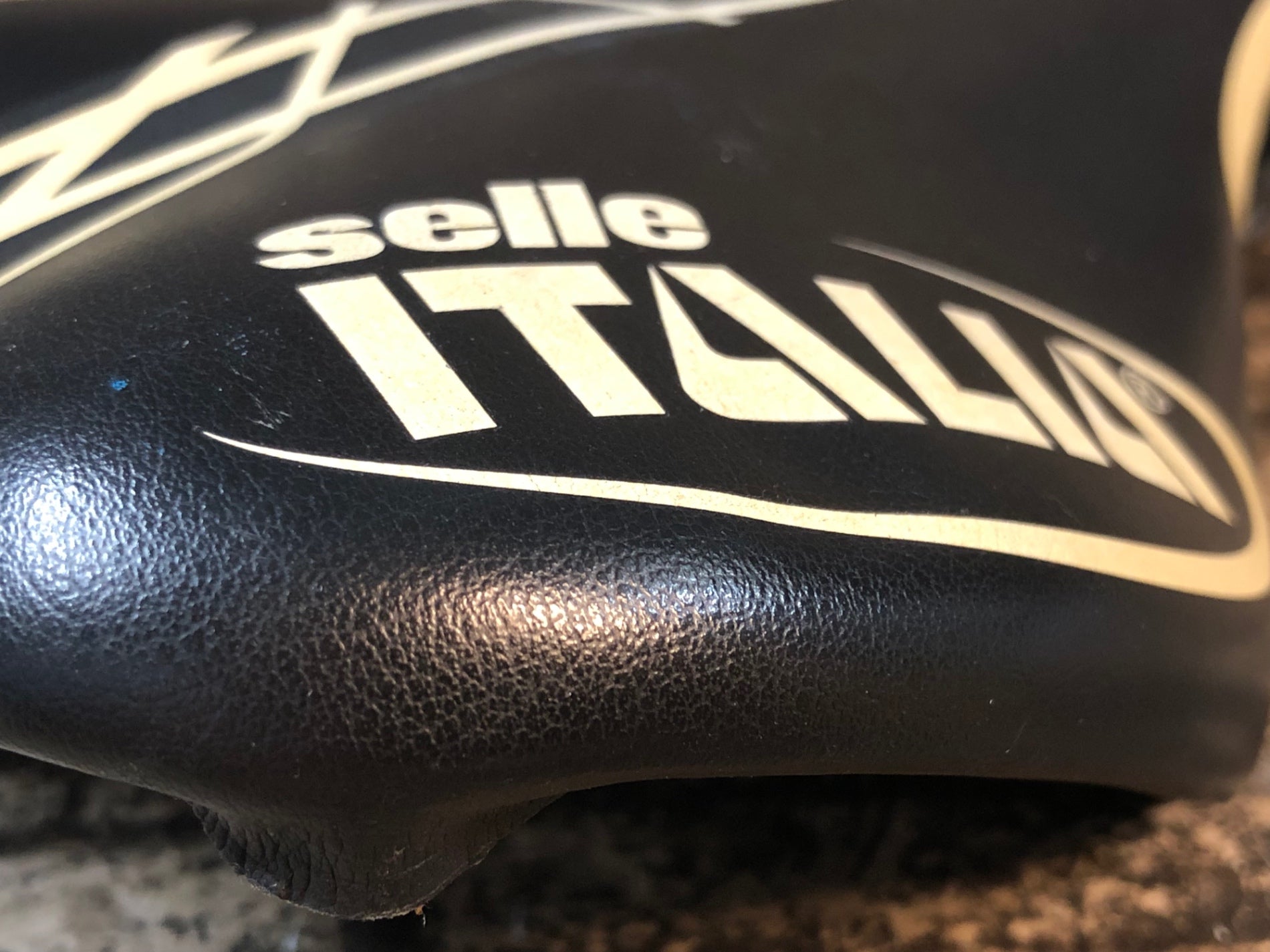 JS714 セライタリア SELLE ITALIA SLR Team Edition サドル 黒白