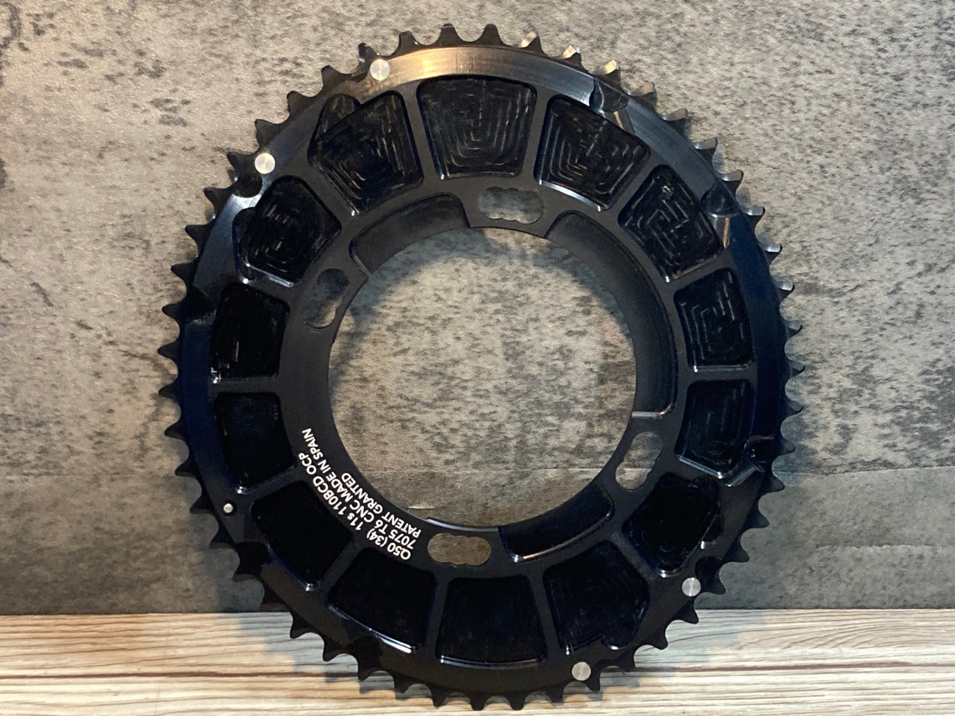 JR685 ローター ROTOR CARBON Q-RINGS 50T 楕円チェーンリング BCD110
