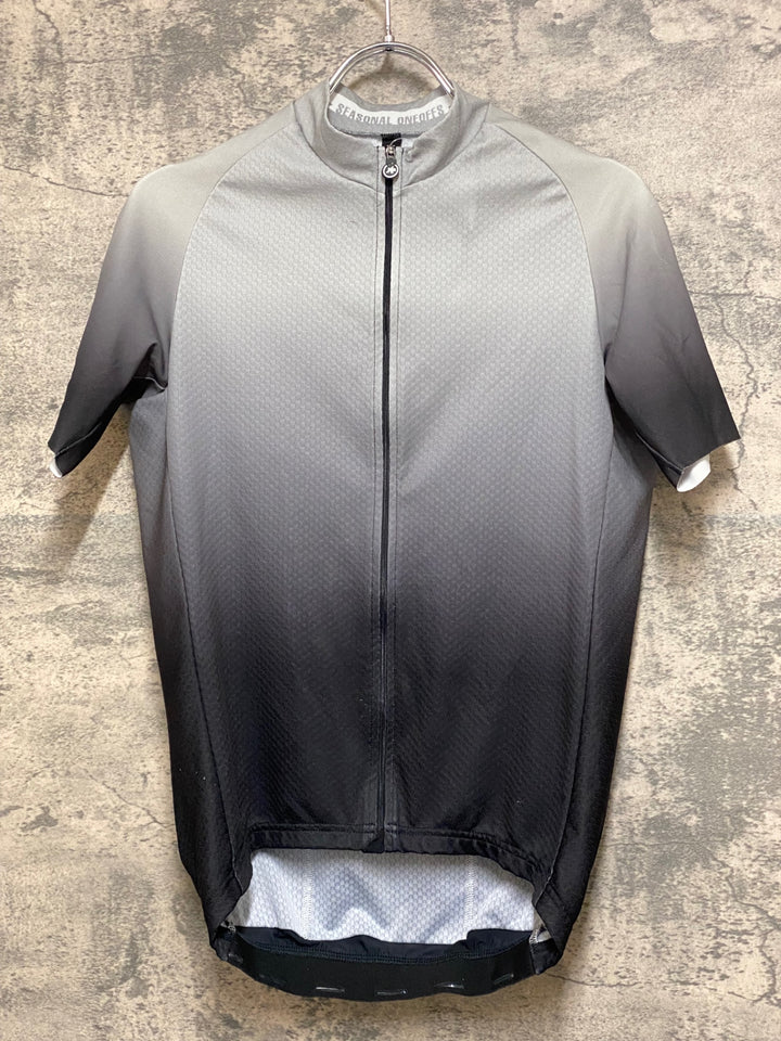JM002 アソス assos MILLE GT SUMMER SS JERSEY C2 半袖 サイクルジャージ グレー 黒 S