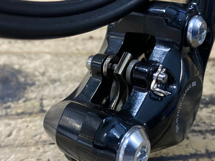KF743 シマノ SHIMANO 105 BR-R7070 ディスクブレーキキャリパー 後 油圧