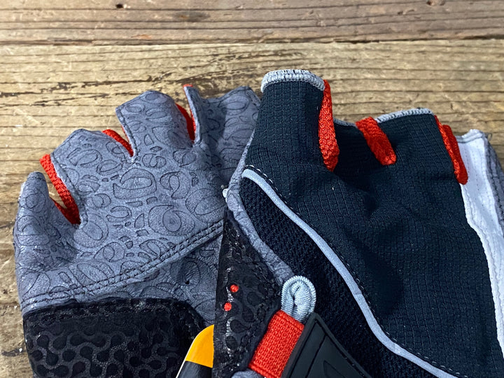 KK282 パールイズミ PEARL iZUMi 指切り グローブ 黒 赤 L