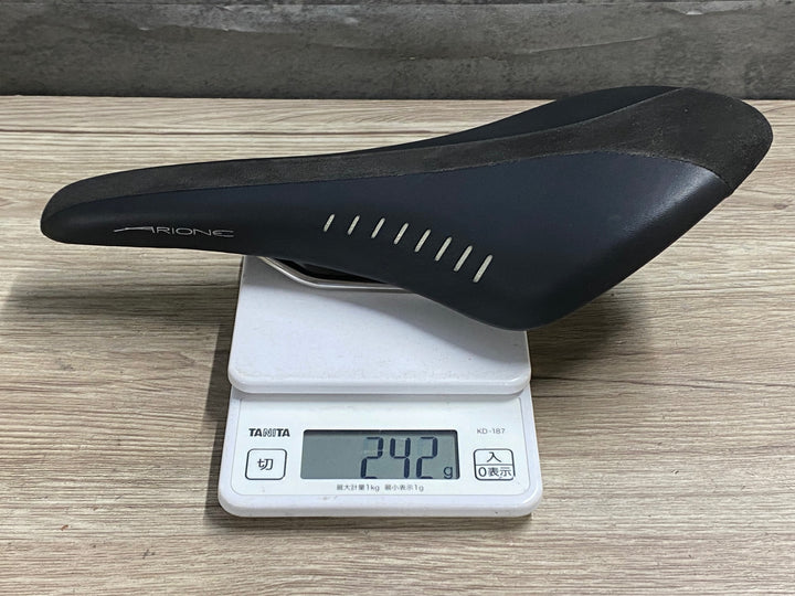 KQ627 フィジーク fizik ANTARES R3 サドル 黒 kiumレール