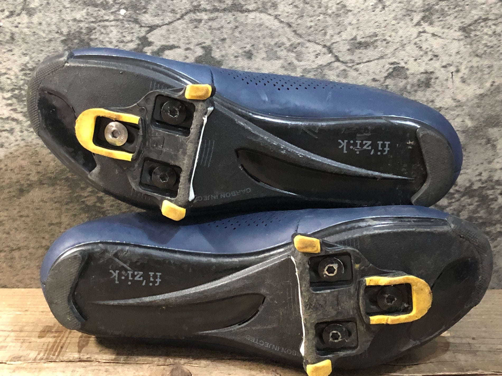 JZ704 フィジーク fizik R4 ビンディングシューズ 紺 EU41 – BICI