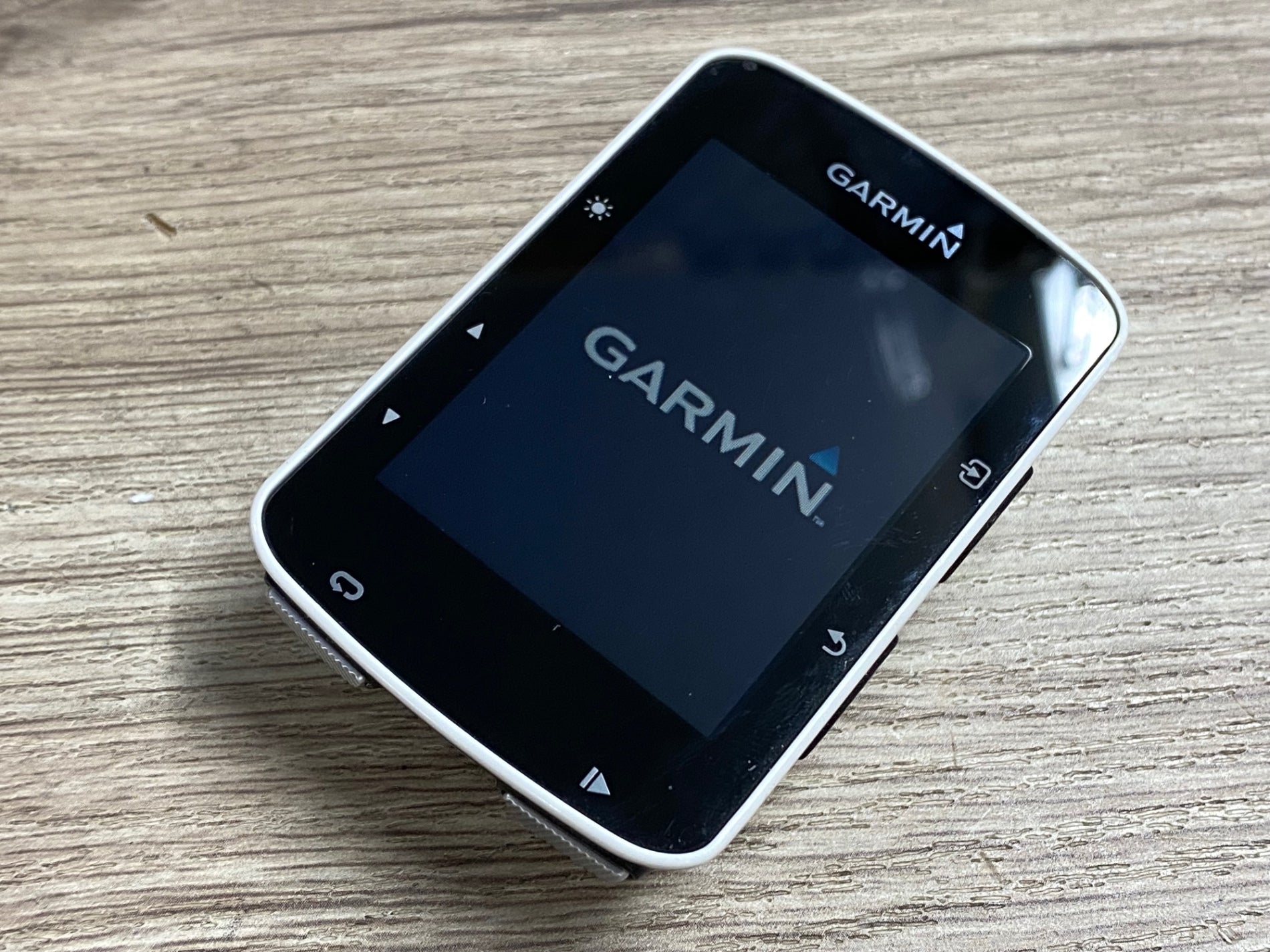 KA873 ガーミン GARMIN エッジ EDGE 520J サイクルコンピューター 起動