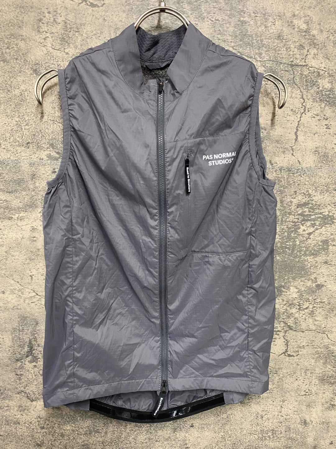 KA512 パスノーマルスタジオ PAS NORMAL STUDIOS ESSENTIAL INSULATED GILET ジレ サイクルベスト グレー M