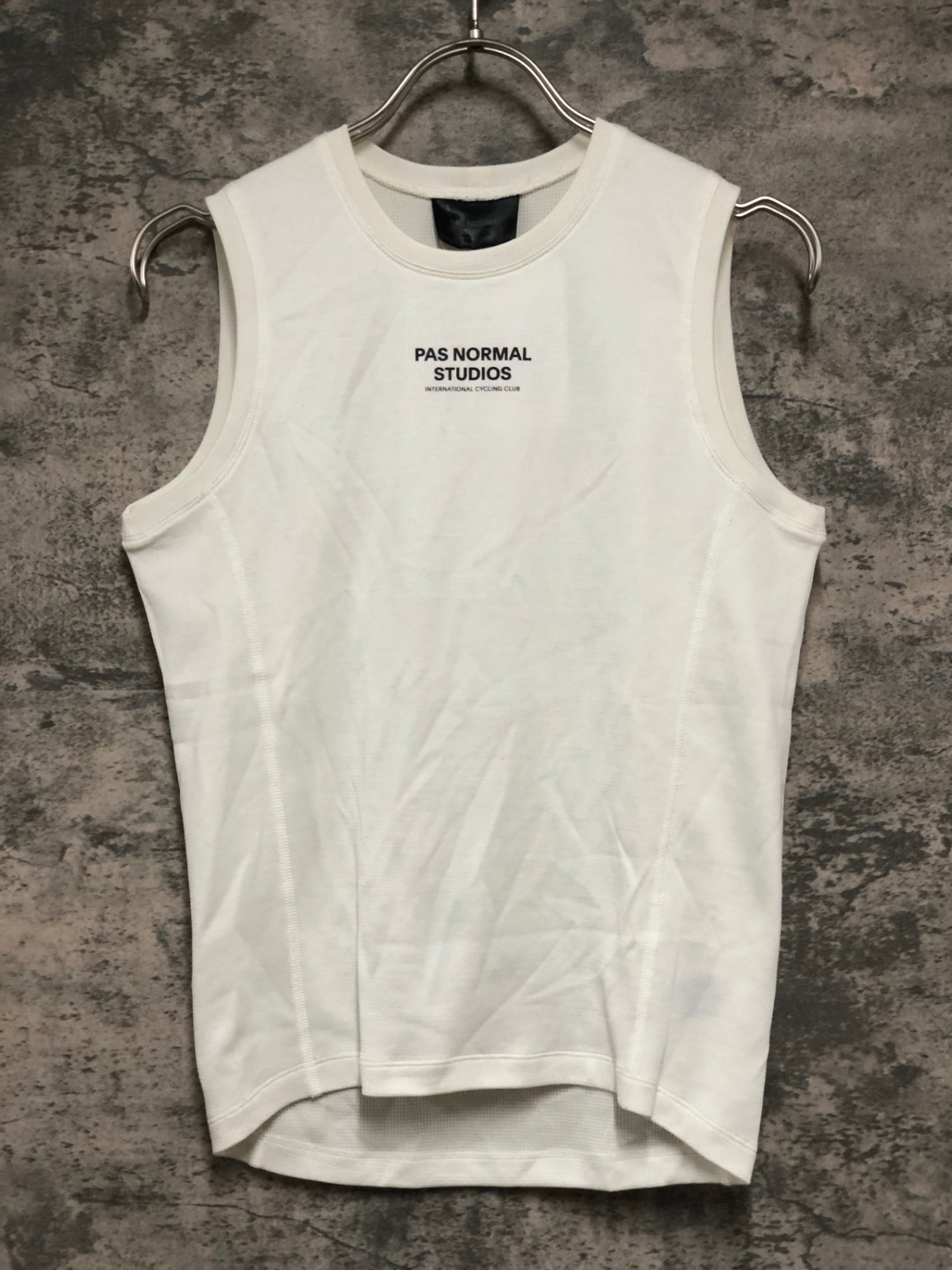 KM713 パスノーマルスタジオ PAS NORMAL STUDIOS MID SLEEVELESS