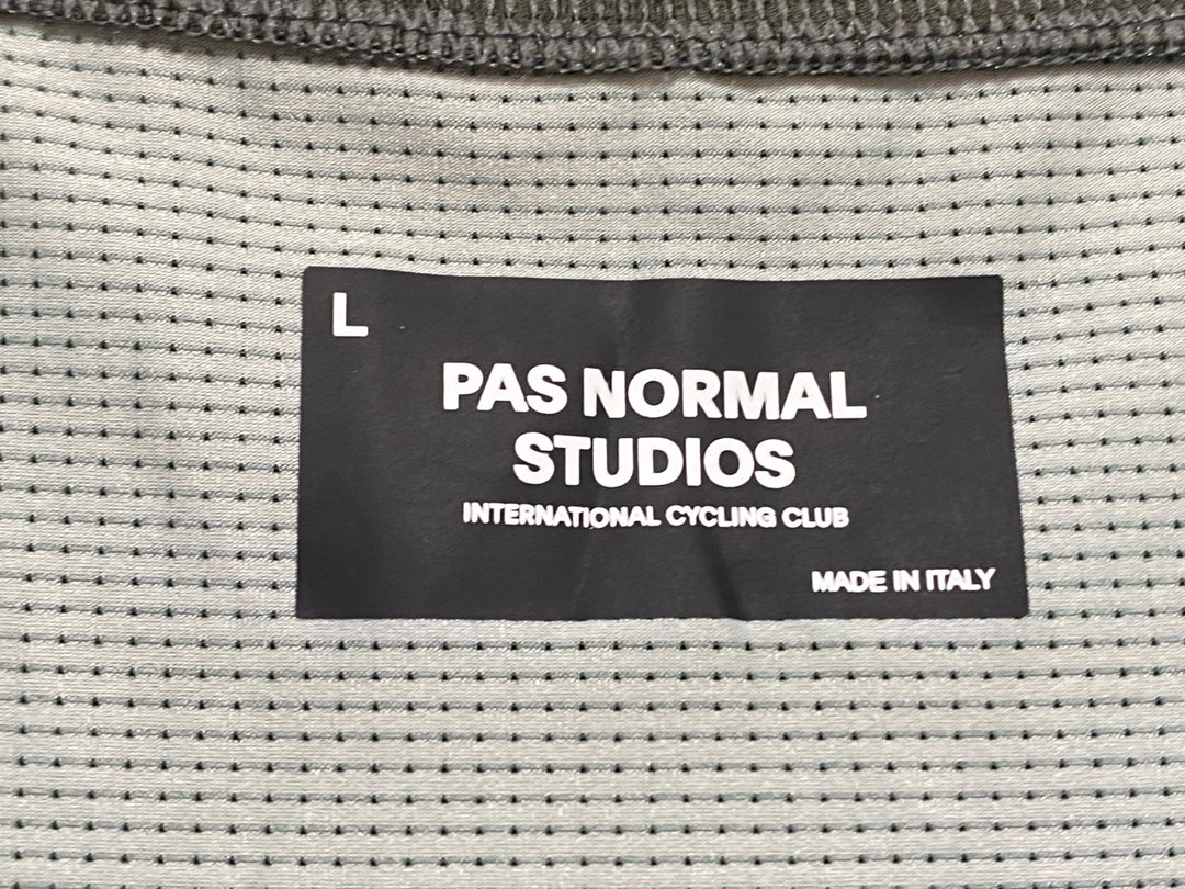 KA589 パスノーマルスタジオ PAS NORMAL STUDIOS MECHANISM JERSEY 半袖 サイクルジャージ オリーブ L