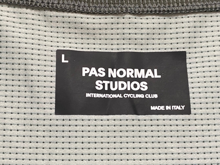 KA589 パスノーマルスタジオ PAS NORMAL STUDIOS MECHANISM JERSEY 半袖 サイクルジャージ オリーブ L
