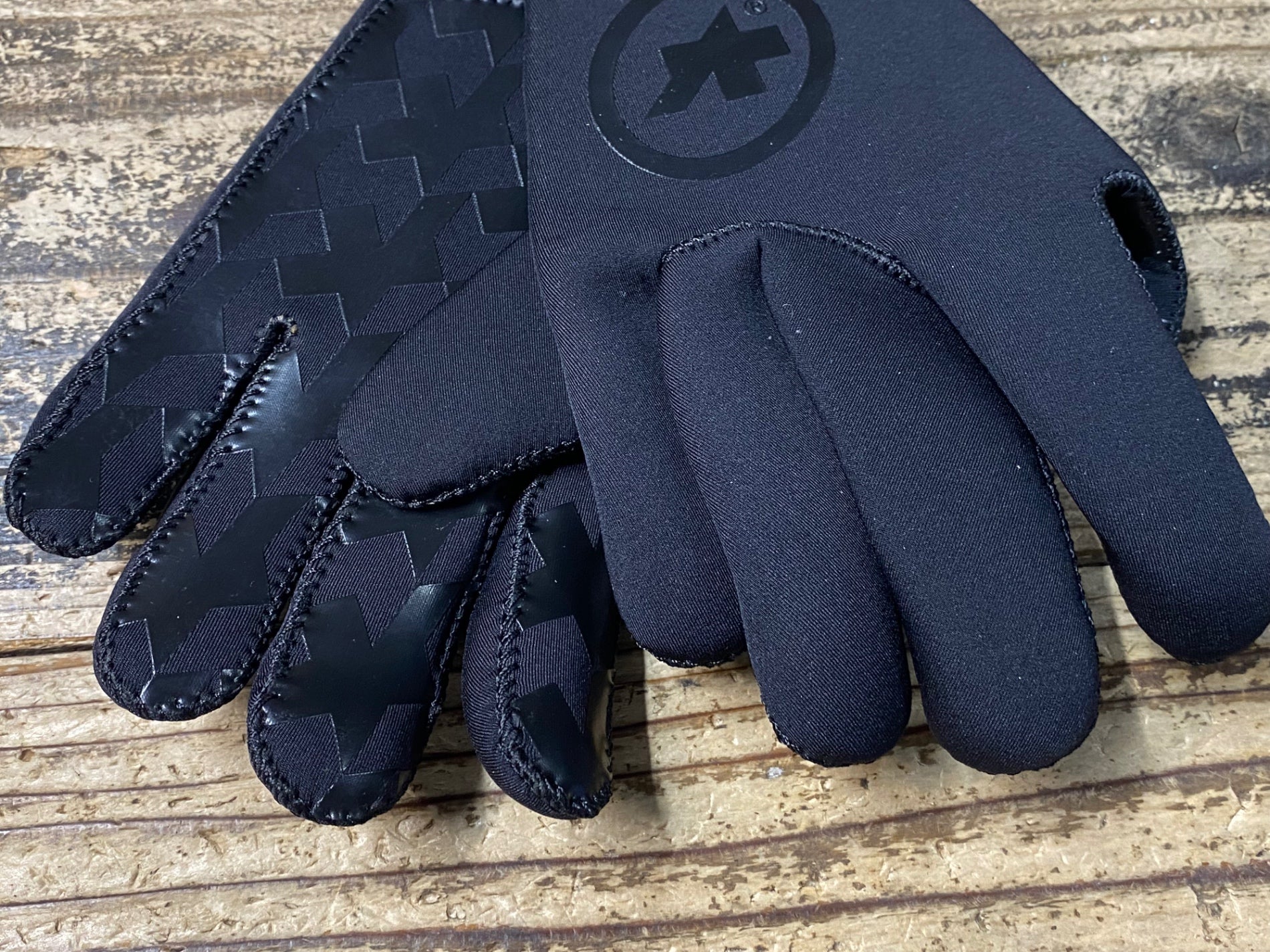 JN730 アソス assos ASSOSOIRES GT Rain Gloves 長指 グローブ 黒 O