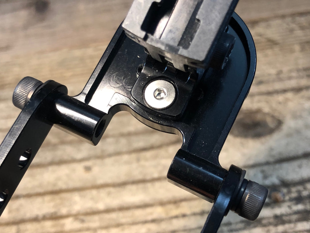 JW895 レックマウント REC-MOUNTS 両持ちサイコンマウント Φ31.8 ガーミン、キャットアイ用