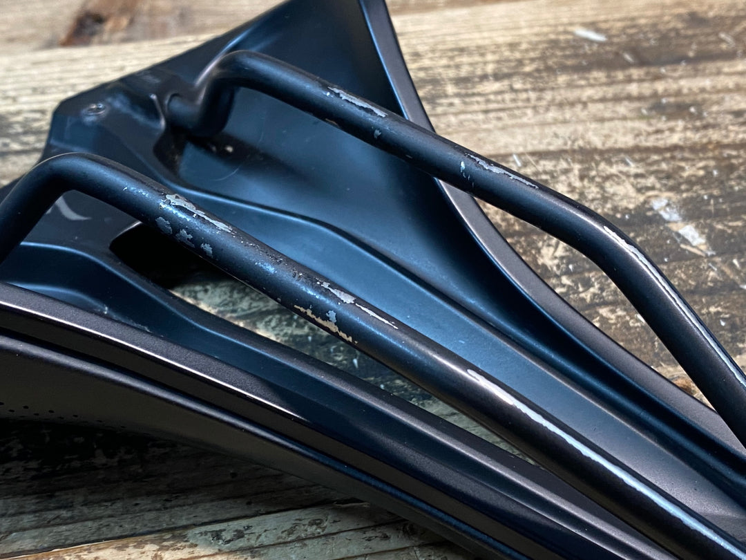 IZ901 スペシャライズド SPECIALIZED ROMIN EVO サドル 黒 155mm HOLLOW Tiレール ※クラックの疑いのためジャンク