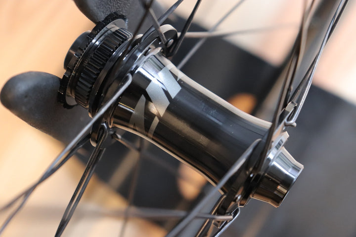 ジップ ZIPP 303S DISC シマノ 11/12S 23㎜ フックレス カーボン チューブレス ホイールセット 【さいたま浦和店】