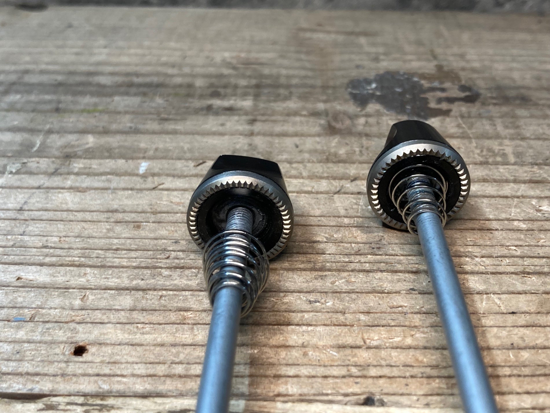 JF574 DT SWISS RWS スキュワー クイックリリース 100mm/130mm ロード