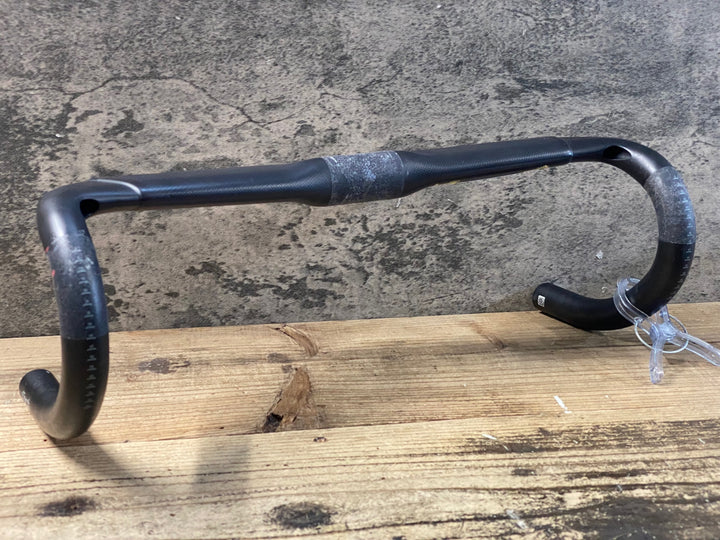 KB938 スペシャライズド SPECIALIZED AEROFLY2 カーボンドロップハンドル エンドC-C400mm Φ31.8 ケーブルカバー欠品